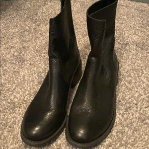 Tory Burch leather bootie